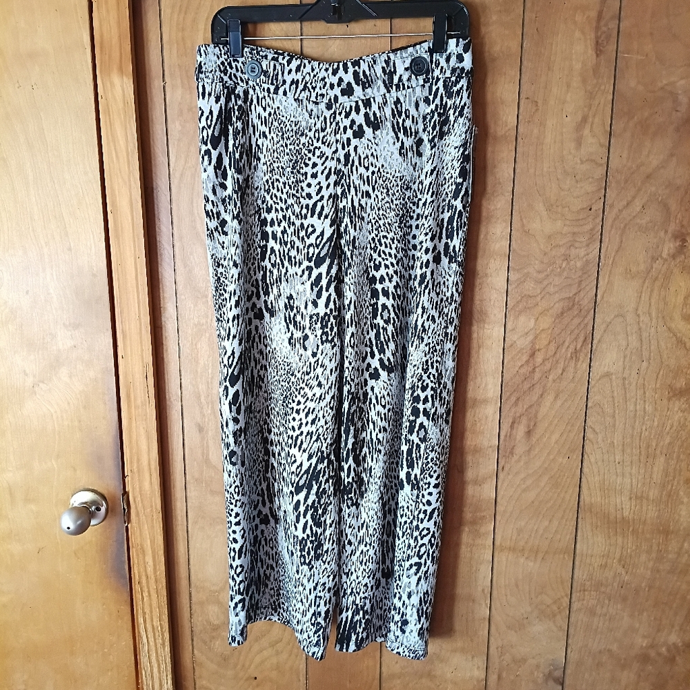 SOHO Gray Black Animal Print Pull-On Pants Women’s Size M NWT Wide Leg